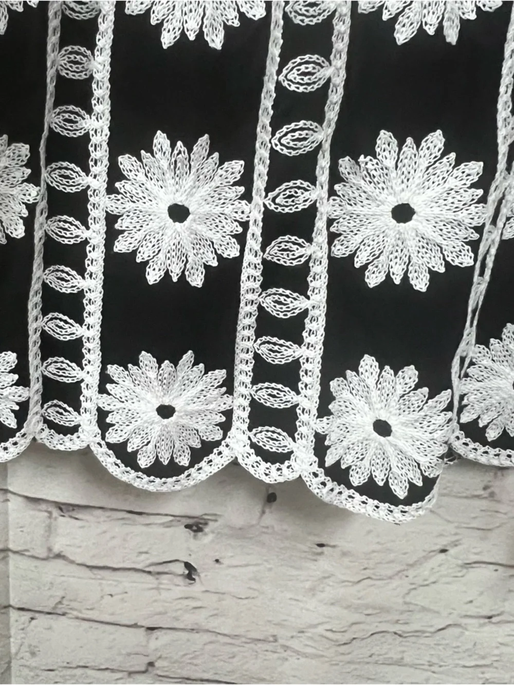 Kindred Embroidered Floral Blouse Large Black White Crochet Bell Sleeve Boho - Picture 7 of 8